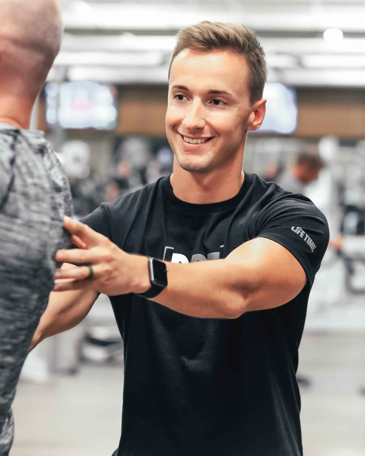 Dynamic Personal Trainer Bio