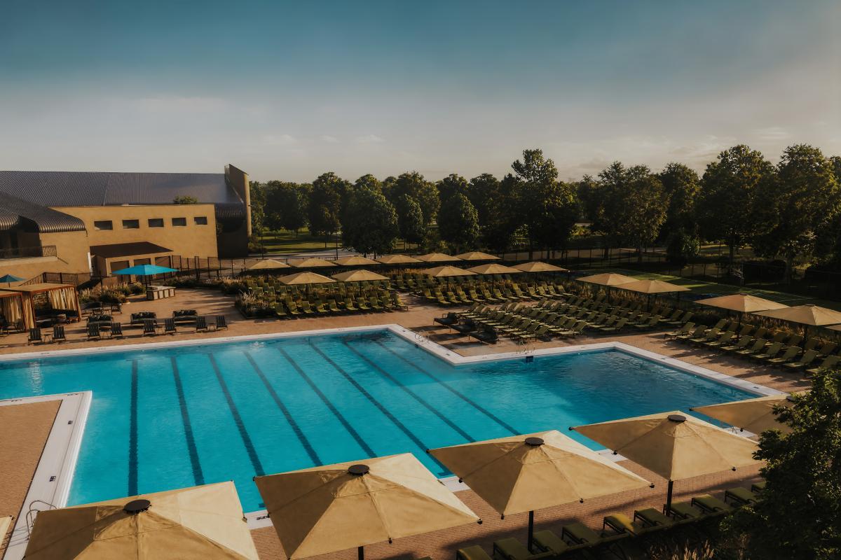 outdoor pool at Life Time